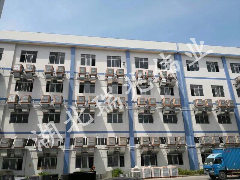 高温天气安装润东方环保空调改善环境！